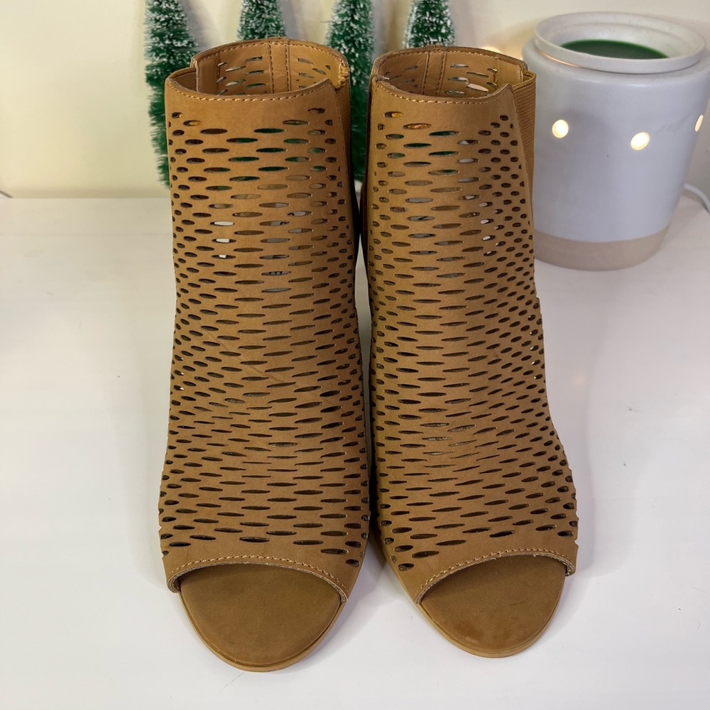 Steve Madden Norria Peep-Toe Sandals - Picture 4 of 7